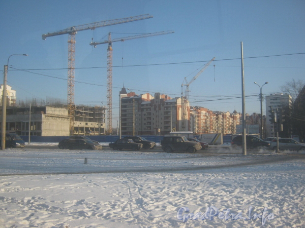 Пр. Маршала Жукова, дом 56. Строительство нового жилого дома на углу пр. Маршала Жукова и ул. Солдата Корзуна. Фото февраль 2012 г.