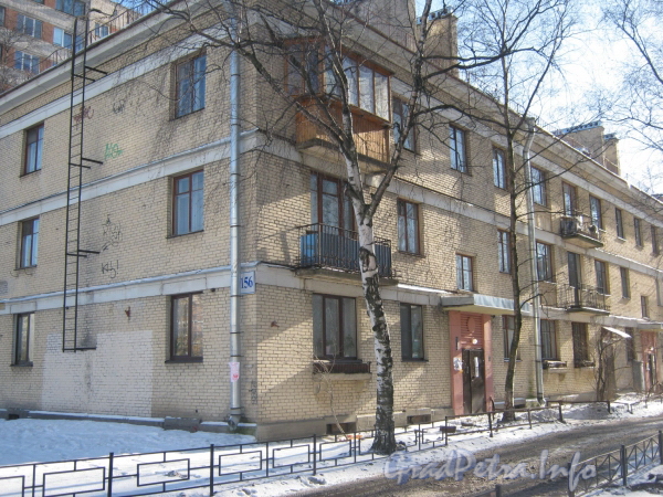Пр. Ветеранов, дом 156. Общий вид дома со стороны пр. Ветеранов. Фото февраль 2012 г.