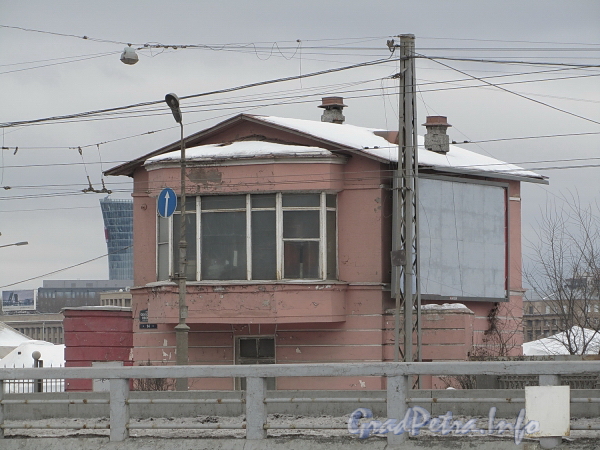 Пр. Обуховской Обороны, дом 14. Общий вид здания. Фото февраль 2012 г.