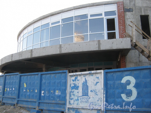 Пр. Маршала Жукова, дом 41. Строительство коммерческих помещенийжК «Маршал-2». Фото март 2012 г.