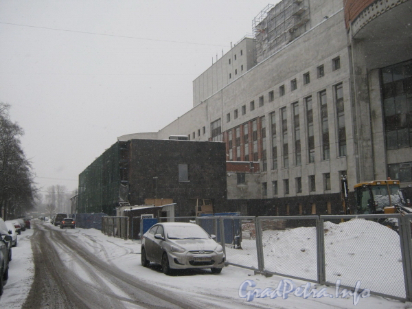 Московский пр., 165, корп. 2.  Фасад здания со стороны четной стороны Бассейной улицы. Фото февраль 2012 г.