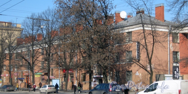 Пр. Стачек, дом 6. Фасад жилого дома со стороны пр. Стачек. Фото март 2012 г.