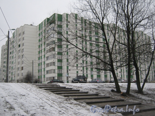 Пр. Стачек, дом 182. Фото март 2012 г.