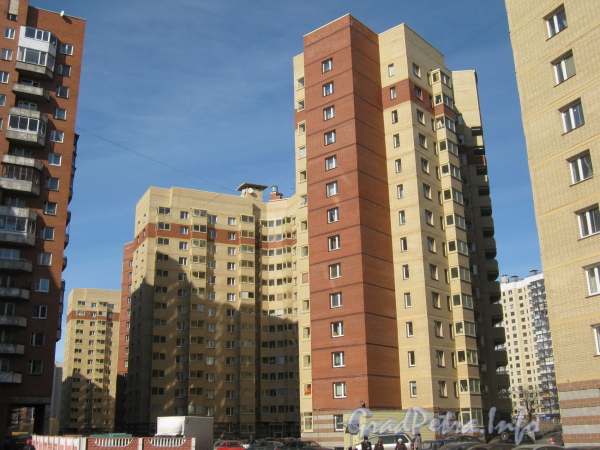 Ленинский пр., дом 77 корпус 1. Общий вид здания со стороны дома 79 корпус 1. Фото март 2012 г.