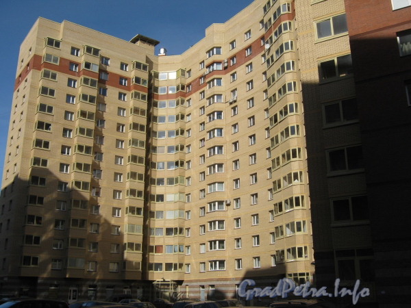 Ленинский пр., дом 75 корпус 1. Общий вид со стороны дома 77 корпус 1. Фото март 2012 г.