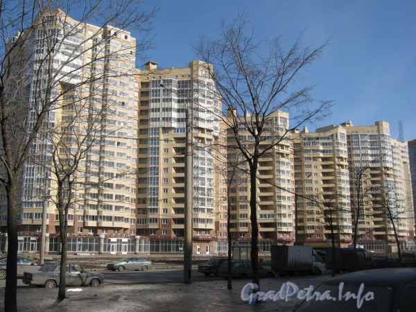 Ленинский пр., дом 82, корпус 1. Фасад со стороны Ленинского пр. Фото март 2012 г.