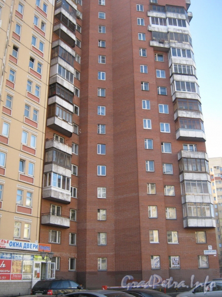 Ленинский пр., дом 79 корпус 1. Общий вид угловой части со стороны дома 79 корпус 3. Фото март 2012 г.