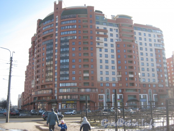 Ленинский пр., дом 87, корпус 1. Общий вид с Брестского бульвара. Фото март 2012 г.