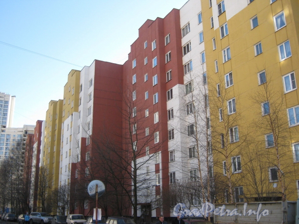 Пр. Маршала Жукова, дом 43 корпус 1. Общий вид части здания, идущей параллельно Ленинскому проспекту. Фото март 2012 г.
