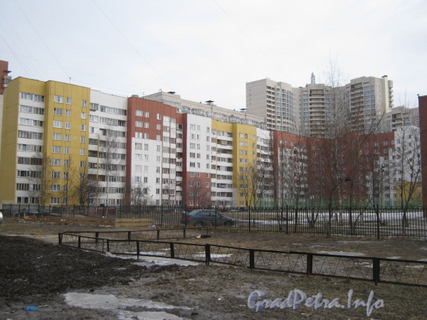 Пр. Маршала Жукова, дом 43, корпус 1. Общий вид со стороны дома 97, корпус 3 по Ленинскому пр. Фото март 2012 г.