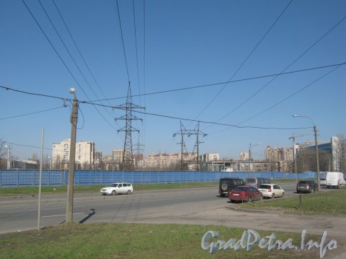 Высоковольтные линии в сторону Московского шоссе. Фото май 2012 г. с Дунайского пр.