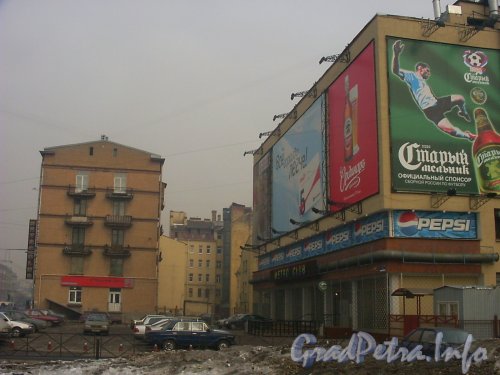 Лиговский пр., дом 174. Здание клуба «Метро». Фото март 2004 года.