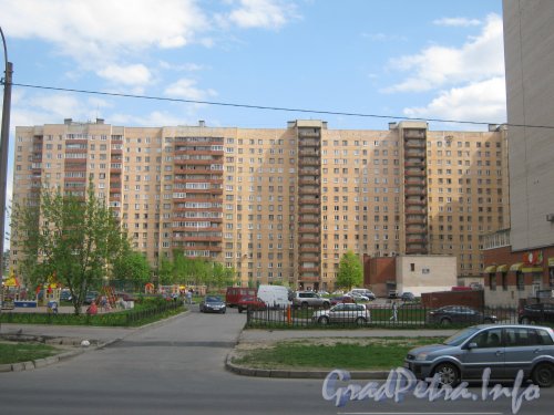 Ленинский пр., дом 92 корпус 3. Левая часть здания. Вид с ул. Котина. Фото май 2012 г. 