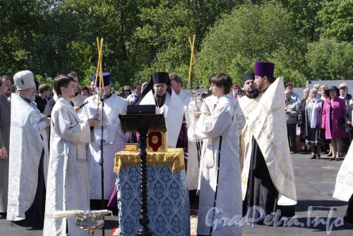 Церемония закладки Храма Святого апостола Андрея Первозванного. Фото 24 мая 2012 года.