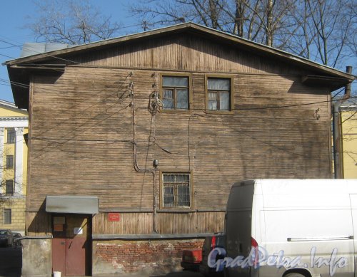 Старо-Петергофский пр., дом 9а литера Н. Общий вид здания со стороны дома 9а литера Ж. Фото апрель 2012 г.