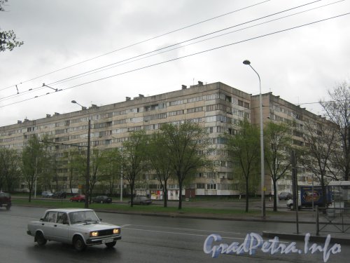 Пр. Маршала Жукова, дом 28, корпус 1. Общий вид с пр. Маршала Жукова. Фото май 2012 г.