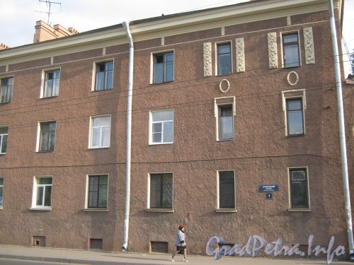Волковский пр., дом 8. Правая часть фасада. Фото 18 сентября 2012 г.