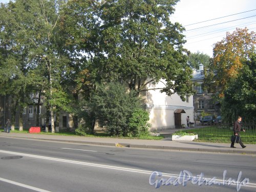 Волковский пр., дом 20, корус 1. Общий вид фасада с нечётной стороны проспекта. Фото 18 сентября 2012 г.