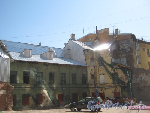 Загородный пр., дом 3. Общий вид дома, подготовленного к сносу. Фото 23 мая 2012 г.
