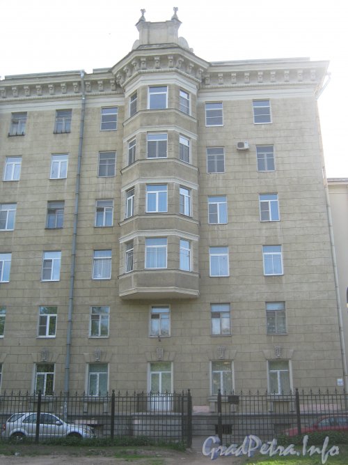 Ул. Трефолева, дом 3. Вид из сада 9-января. Фрагмент фасада. Фото 29 мая 2012 г. 