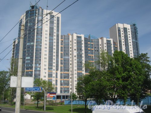 Ленинский пр., дом 114. Общий вид с Кронштадтской пл. Фото 29 мая 2012г.