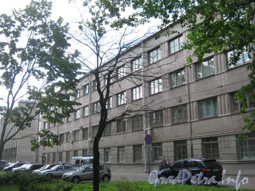 Пр. Стачек, дом 18. Общий вид фасада со стороны Урхова пер. Фото 25 июня 2012  г.