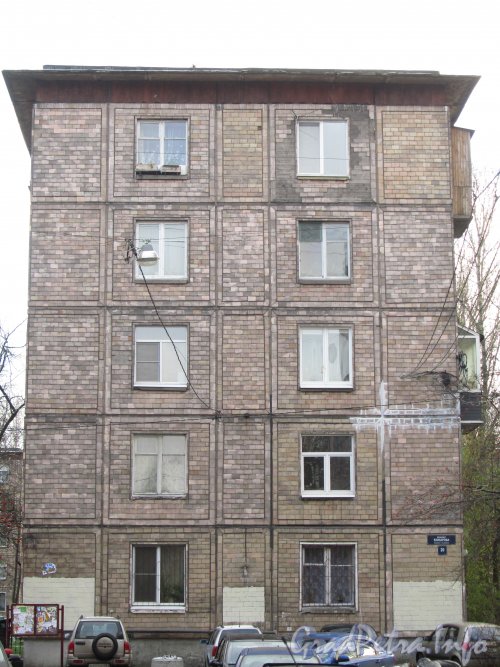 Пр. Елизарова, дом 20. Торец жилого дома со стороны проспекта Елизарова. Фото октябрь 2012 г.