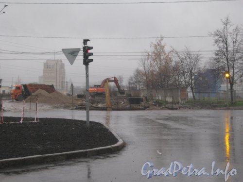 Ремонтные работы на пересечении пр. Космонавтов и Южного шоссе. Фото 15 ноября 2012 г.
