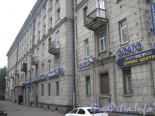 Пр. Стачек, дом 41. Фрагмент фасада. Фото 5 октября 2012 г.