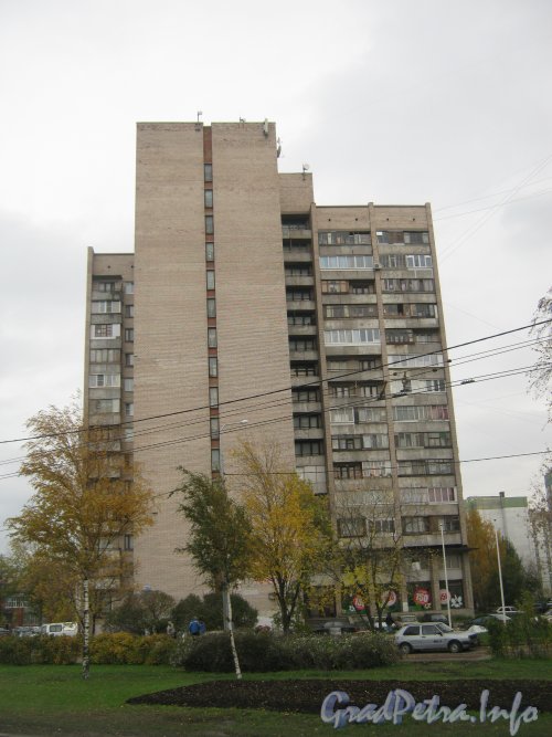 Пр. Маршала Жукова, дом 22. Общий вид. Фото 19 октября 2012 г.