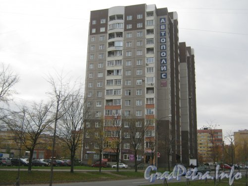 Пр. Кузнецова, дом 22, корпус 1. Общий вид с ул. Маршала Захарова. Фото 19 октября 2012 г.