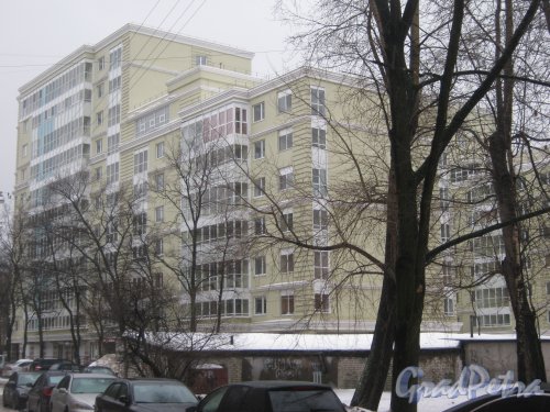 Пр. Стачек, дом 92, корпус 3. Общий вид со стороны дома 92 корпус 2. Фото 28 декабря 2012 г.