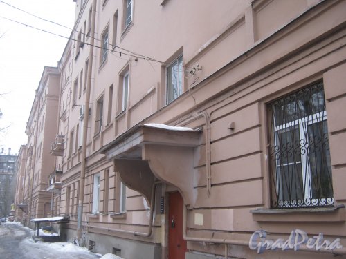 Пр. Стачек, дом 92, корпус 2. Общий вид со стороны парадных. Фото 28 декабря 2012 г.
