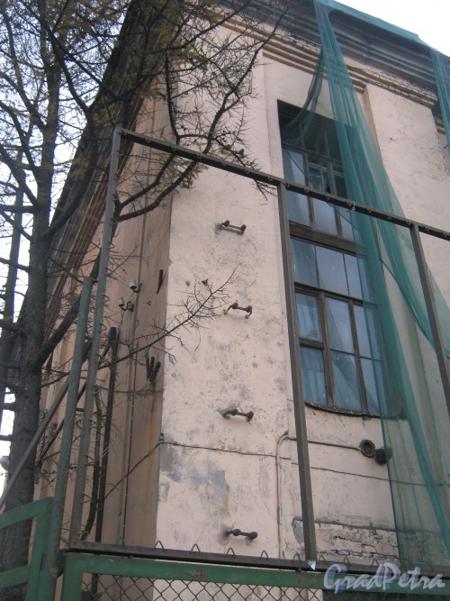 Пр. Энгельса, дом 107. Фрагмент здания. Общий вид. Фото 10 ноября 2012 г.