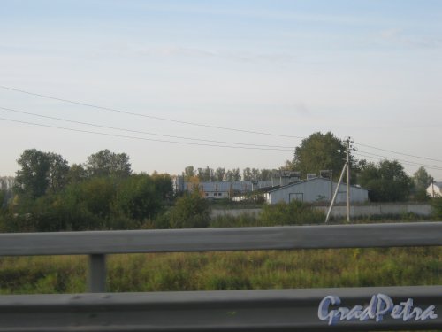 Пискарёвский пр., дом 177. Вид на склады с КАД. Фото 2 октября 2012 г.