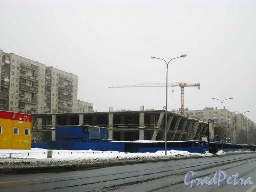 Строительство на Искровском проспекте, участок 1 (напротив дома 6, корпус 3, литера А по Искровскому проспекту). Фото февраль 2013 г.