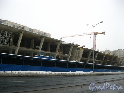 Строительство на Искровском проспекте, участок 1 (напротив дома 6, корпус 3, литера А по Искровскому проспекту). Фото февраль 2013 г.