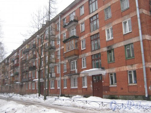Светлановский пр., дом 61, корпус 2. Фрагмент здания со стороны Зелёной ул. Фото 8 февраля 2013 г.