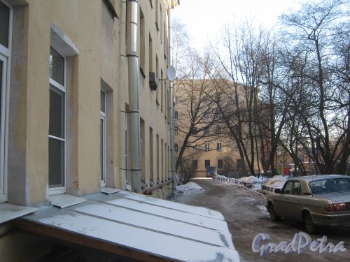 Лесной пр., дом 77. Фрагмент здания со стороны двора. Фото 5 февраля 2013 г.