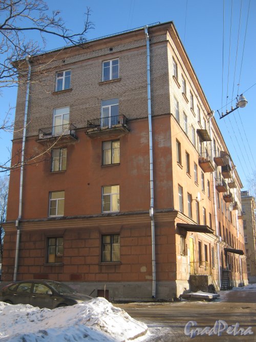 1-й Муринский пр., дом 15. Общий вид со стороны дома 13. Фото 5 февраля 2013 г.