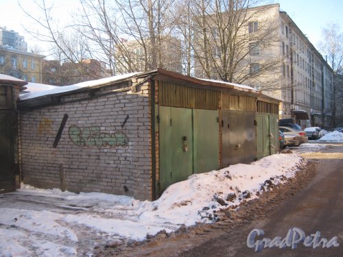 1-Муринский пр., дом 15а. Гаражи в районе дома 15а (подстанция). Фото 5 февраля 2013 г.