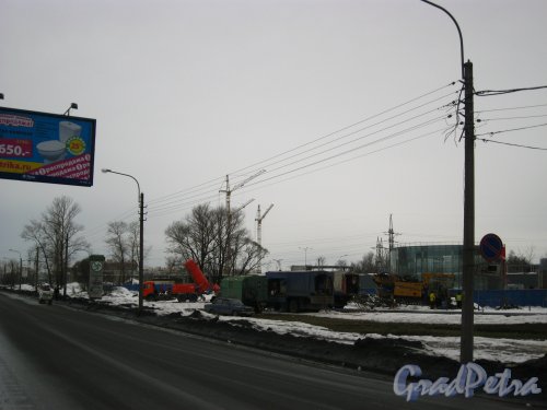 Участок на пересечение Дунайского проспекта и Московского шоссе до строительства жилого комплекса комфорт-класса «Viva». Фото 26 февраля 2013 года.