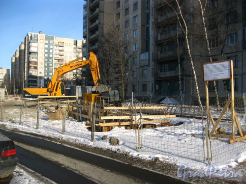 Работы по реконструкции канализационных сетей на Ириновском проспекте (скважина №1). Фото 17 марта 2013 г.