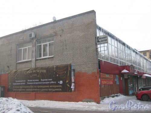 Тихорецкий пр., дом 9, корпус 5. Фрагмент здания со стороны дома 11 корпус 4. Фото 17 февраля 2013 г.