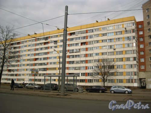 проспект Ветеранов, дом 1, корпус 1. Фрагмент фасада жилого дома. Фото 16 апреля 2013 г.