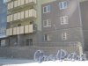 Ленинский пр., дом 53 (ориентировочный адрес). Фрагмент фасада строящегося дома. Фото 30 мая 2013 г.