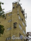Загородный пр., дом 56. Здание пожарной части. Вид с Можайской ул. на верхнюю часть башни. Фото 9 сентября 2013 г.