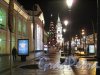 Невский пр. Бульвар вдоль Гостиного двора и Дума в новогоднем освещении. Фото кон. декабря 2013 г.