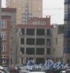 Ленинский пр., участок 10. Вид с пр. Кузнецова на строящееся здание. Фото 29 декабря 2013 г.