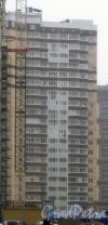 Ленинский пр., дом 72, корпус 3, литера А. Вид с пр. Кузнецова на фрагмент здания. Фото 29 декабря 2013 г.

